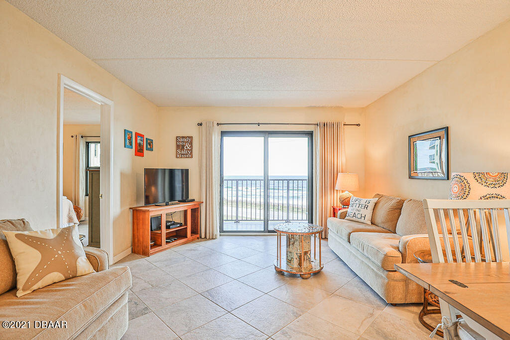 2730 Ocean Shore Boulevard, Unit 303 Ormond Beach, FL 32176 - Photo 8 of 34 5646B451-8E58-4FD1-9465-8CE92CAFF77E