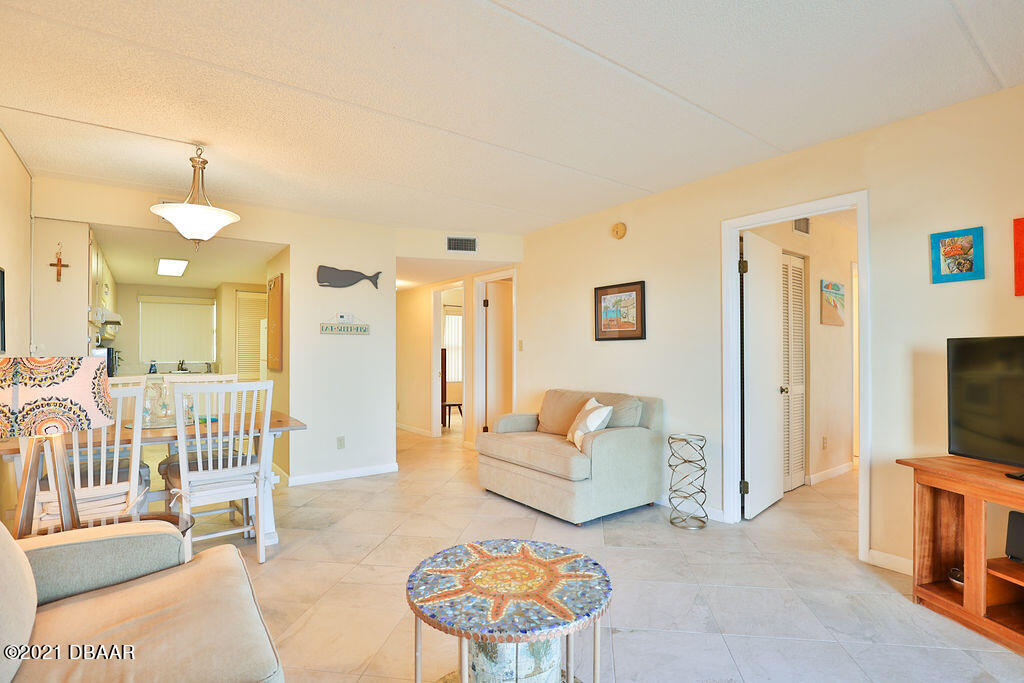 2730 Ocean Shore Boulevard, Unit 303 Ormond Beach, FL 32176 - Photo 10 of 34 65414986-A768-4B67-B6FB-AE5CAEAF9255