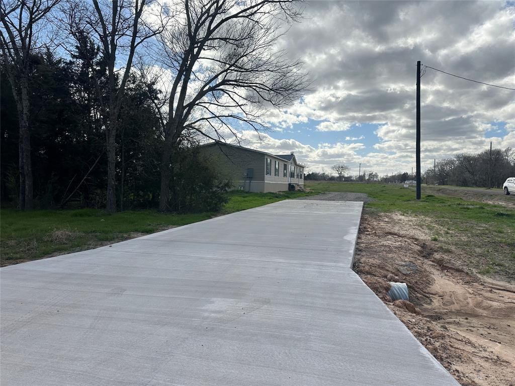 230 Largo Street Bonham, TX 75418 - Photo 13 of 34