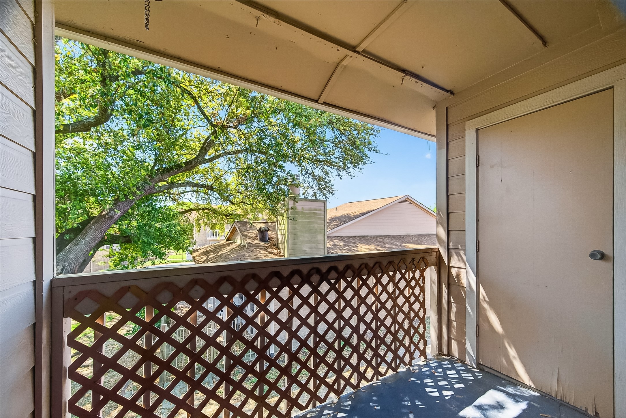 1505 Ward Road, Unit 214 Baytown, TX 77520 - Photo 23 of 33 Balcony