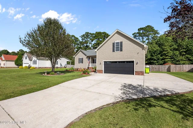 $420,000 | 164 Laura Drive, New Bern, NC 28562