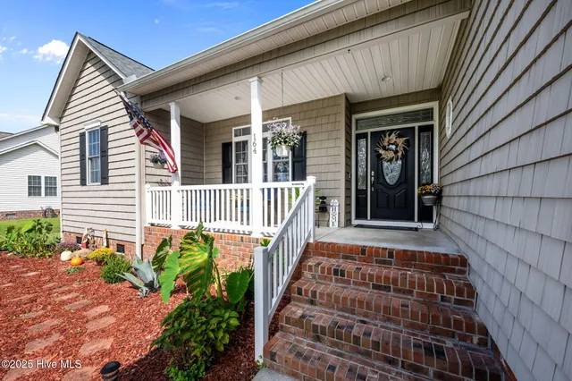 $420,000 | 164 Laura Drive, New Bern, NC 28562