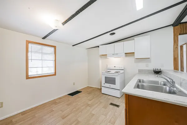 $1,400 | 1749 Max Road, Unit 2, Pearland, TX 77581