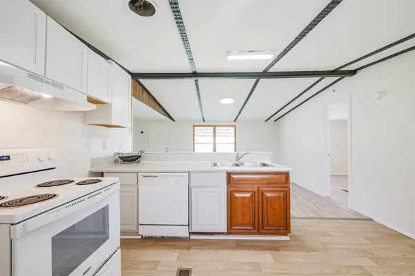 $1,400 | 1749 Max Road, Unit 2, Pearland, TX 77581