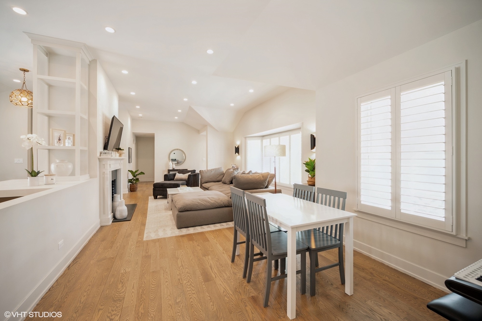 580 North Happ Road Northfield, IL 60093 - Photo 4 of 16