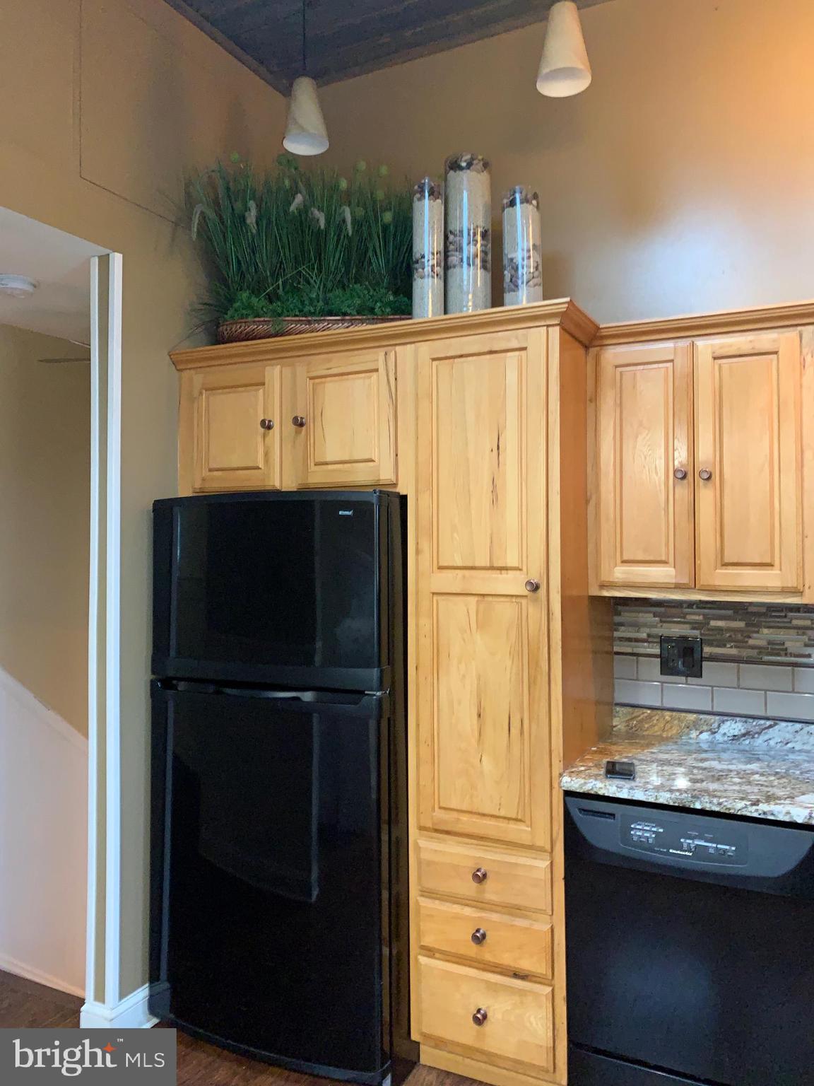 178 Hurffville - Cross Keys Road Sewell, NJ 08080 - Photo 12 of 26 Vaulted ceiling over cabinets