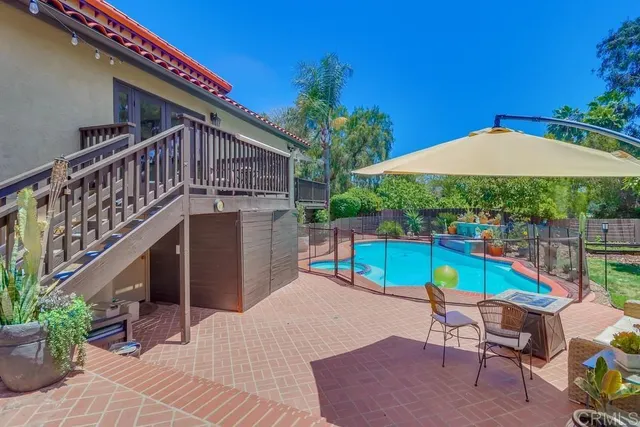 a view of a house with a street view