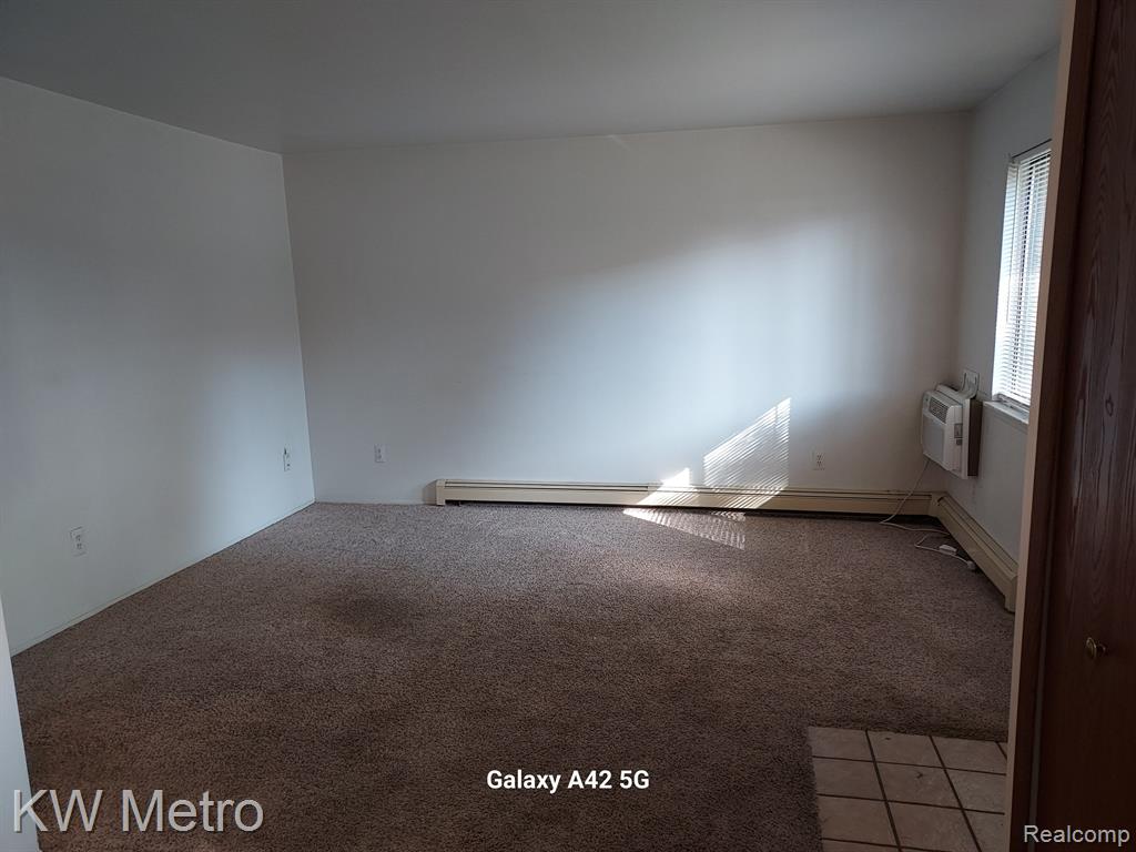30010 Utica Road, Unit 5 Roseville, MI 48066 - Photo 3 of 14