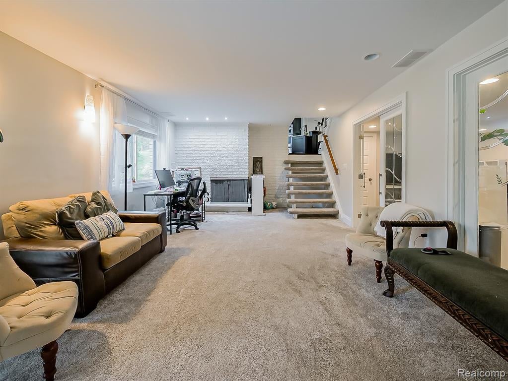 1021 Dowling Road Bloomfield Hills, MI 48304 - Photo 34 of 58 Gallery Image 34