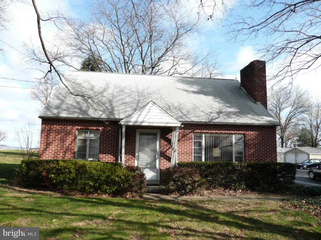 123 West Newport Road Lititz, PA 17543 - Photo 1 of 16