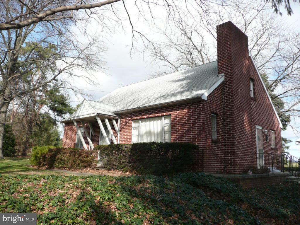 123 West Newport Road Lititz, PA 17543 - Photo 5 of 16