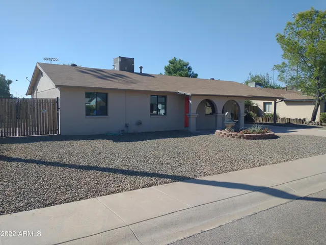 $1,975 | 13802 North 17th Avenue, Phoenix, AZ 85023