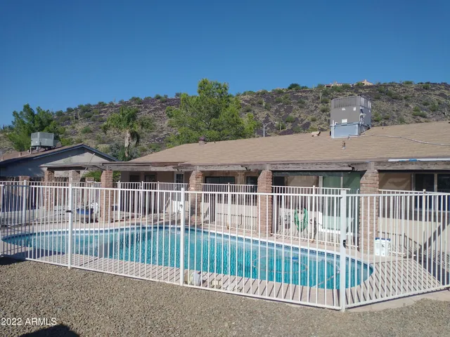 $1,975 | 13802 North 17th Avenue, Phoenix, AZ 85023