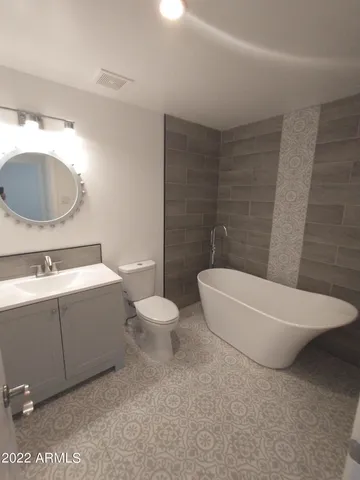 $1,975 | 13802 North 17th Avenue, Phoenix, AZ 85023