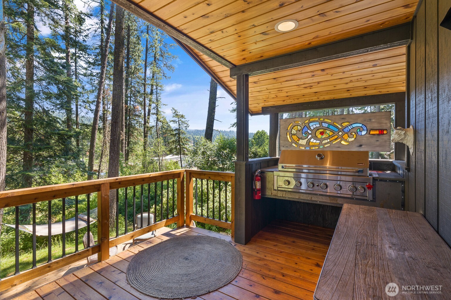 661 Pacific Avenue Ronald, WA 98940 - Photo 4 of 38 a view of a two chairs in the balcony