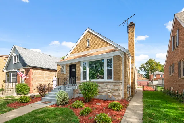 $439,900 | 10735 South Washtenaw Avenue, Chicago, IL 60655
