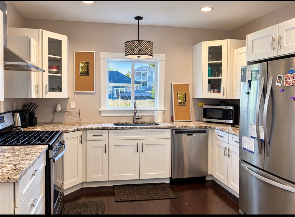 27 Crescent Road Pawtucket, RI 02861 - Photo 3 of 9 Gallery Image 3