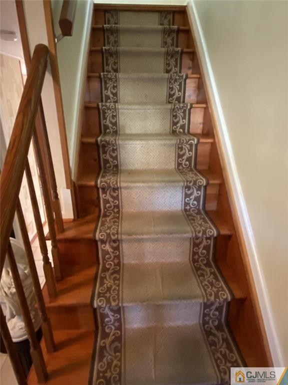58 Brookside Road Edison, NJ 08817 - Photo 13 of 34 a view of stairs