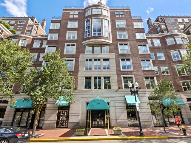 $13,000 | 300 Boylston Street, Unit 514, Boston, MA 02116