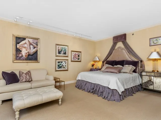 $13,000 | 300 Boylston Street, Unit 514, Boston, MA 02116