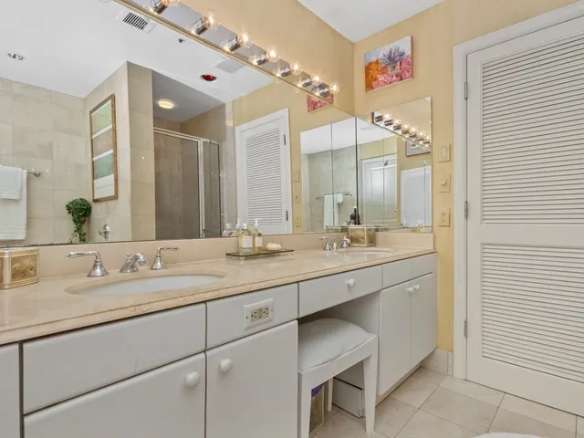 $13,000 | 300 Boylston Street, Unit 514, Boston, MA 02116