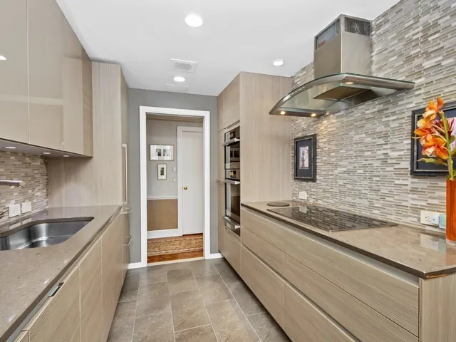 $13,000 | 300 Boylston Street, Unit 514, Boston, MA 02116