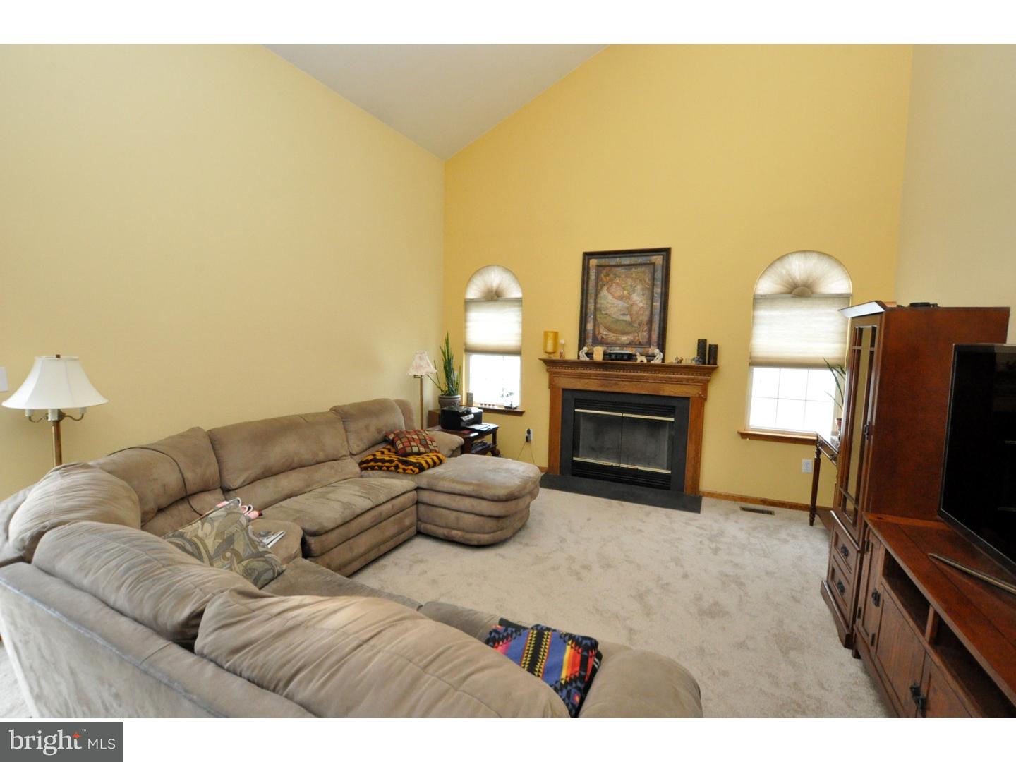 63 Mohr Road Burlington, NJ 08016 - Photo 12 of 25 Family Room