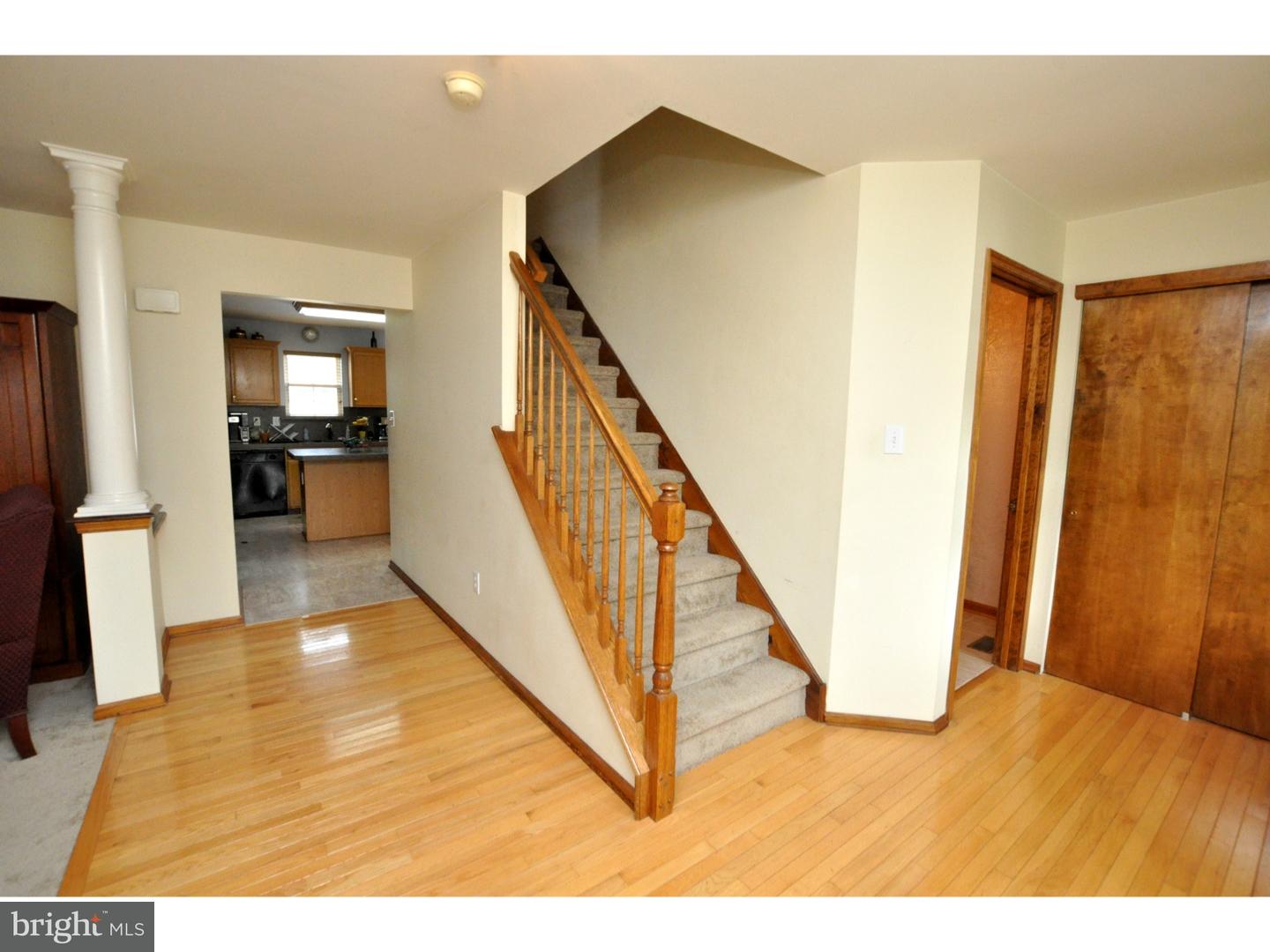 63 Mohr Road Burlington, NJ 08016 - Photo 4 of 25 Foyer