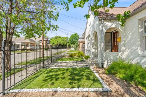 $799,900 | 125 North Street, Houston, TX 77009