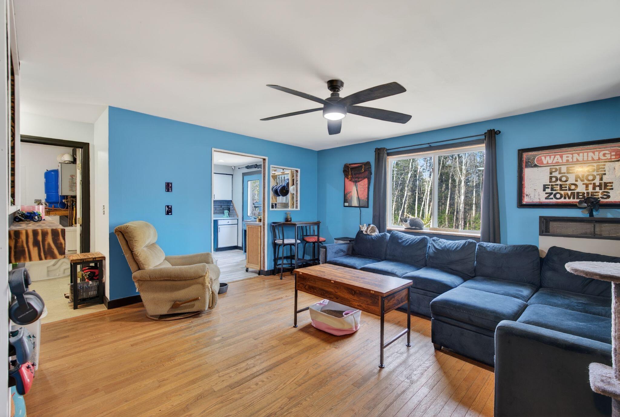 401 Miller Road Waldoboro, ME 04572 - Photo 13 of 36 Living Room