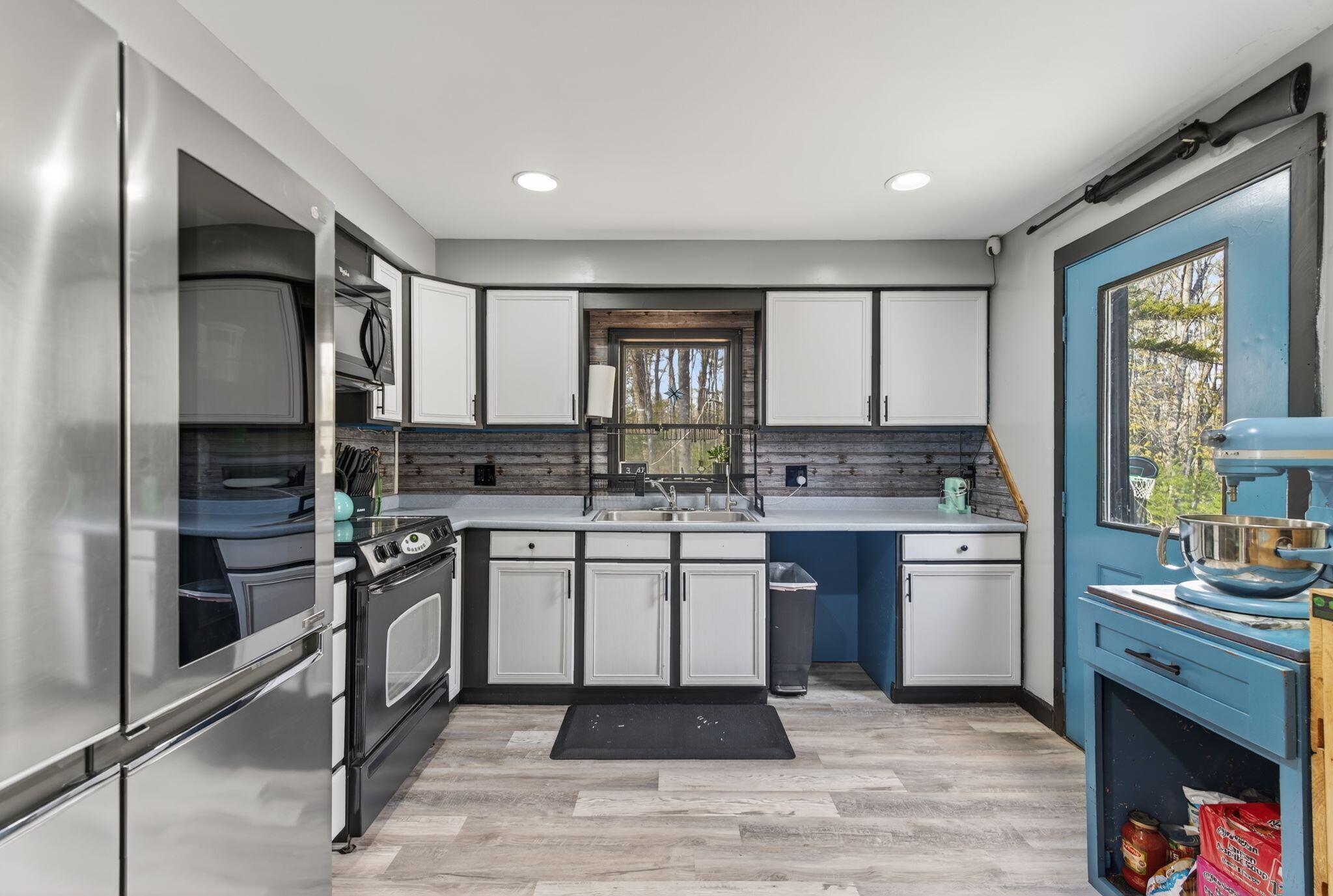 401 Miller Road Waldoboro, ME 04572 - Photo 17 of 36 Kitchen