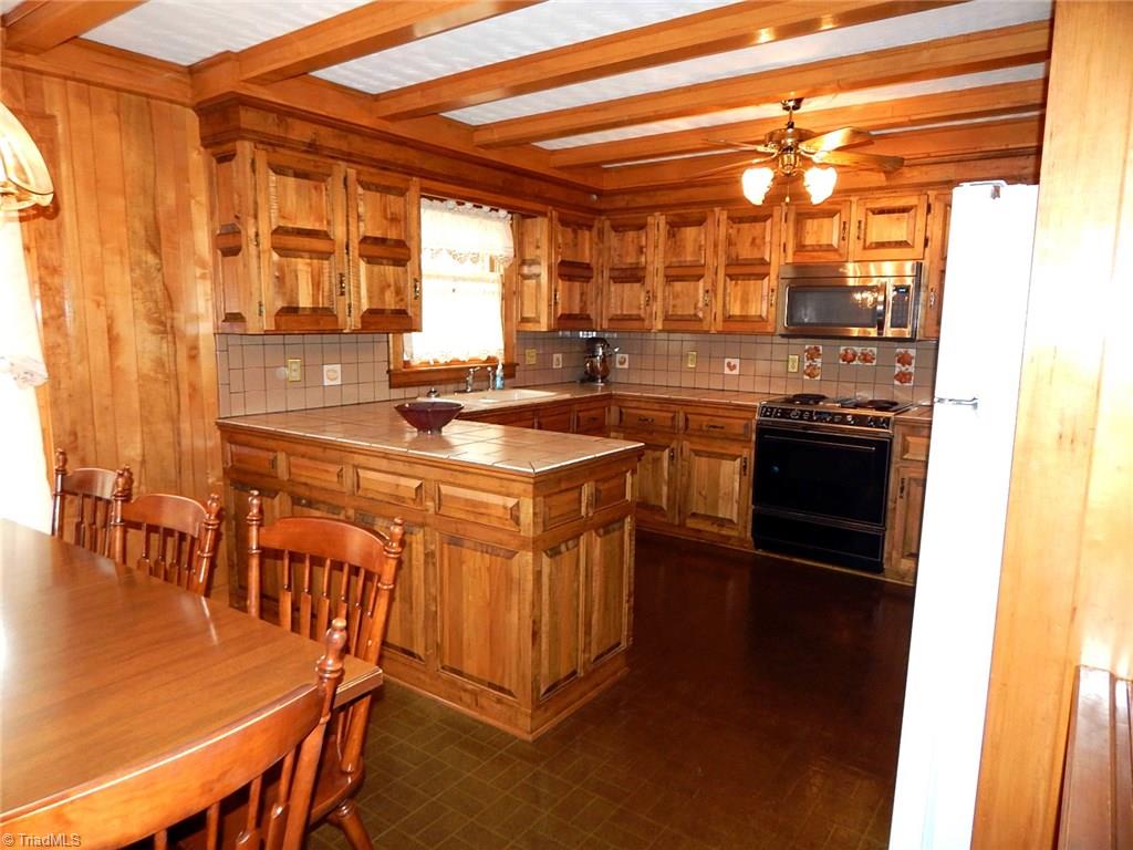 292 Friendship Church Road Elkin, NC 28621 - Photo 4 of 22 Gallery Image 4