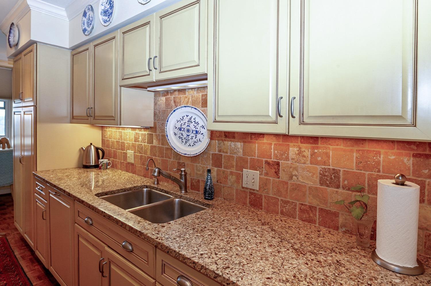 2444 Madison Road, Unit 1204 Cincinnati, OH 45208 - Photo 18 of 41 Gallery Image 18