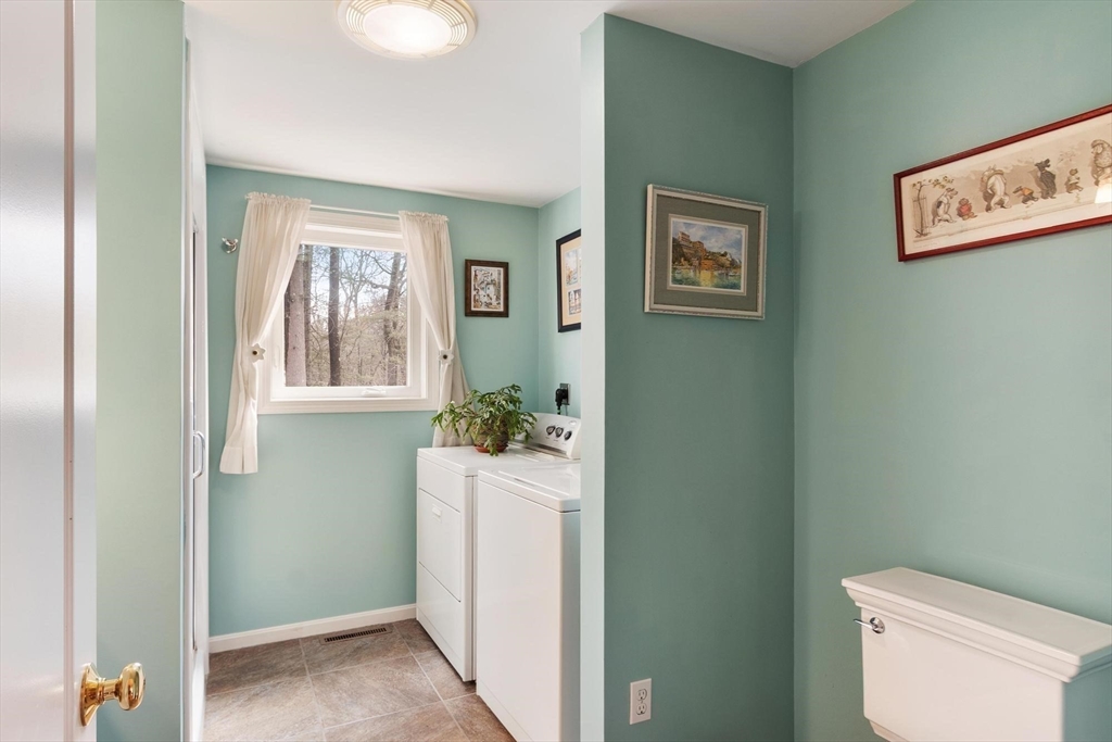 20 Bayberry Road Westford, MA 01886 - Photo 14 of 35