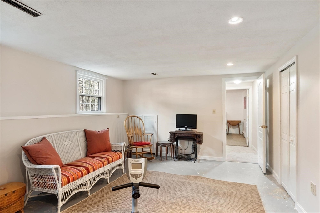 20 Bayberry Road Westford, MA 01886 - Photo 25 of 35