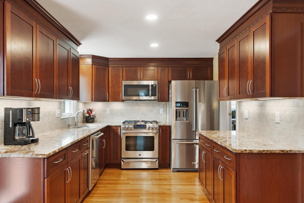 20 Bayberry Road Westford, MA 01886 - Photo 5 of 35