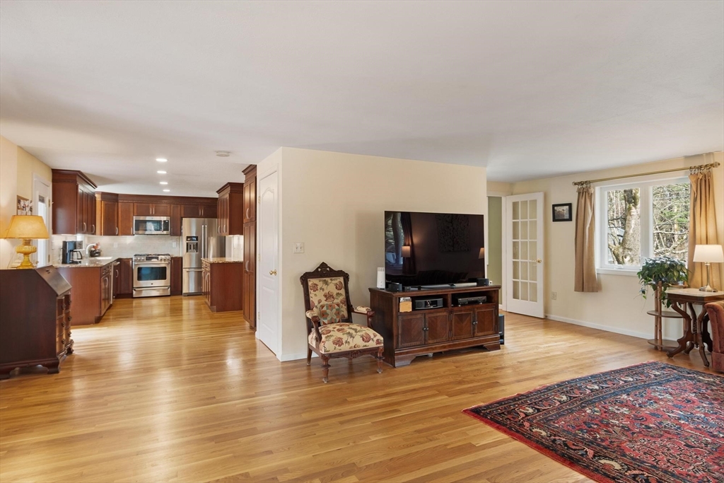 20 Bayberry Road Westford, MA 01886 - Photo 8 of 35