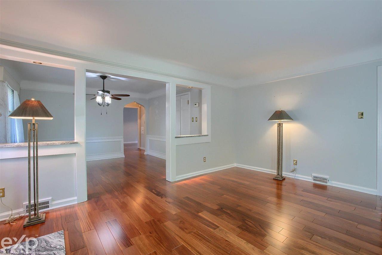 1208 Vernier Road Grosse Pointe Woods, MI 48236 - Photo 5 of 26