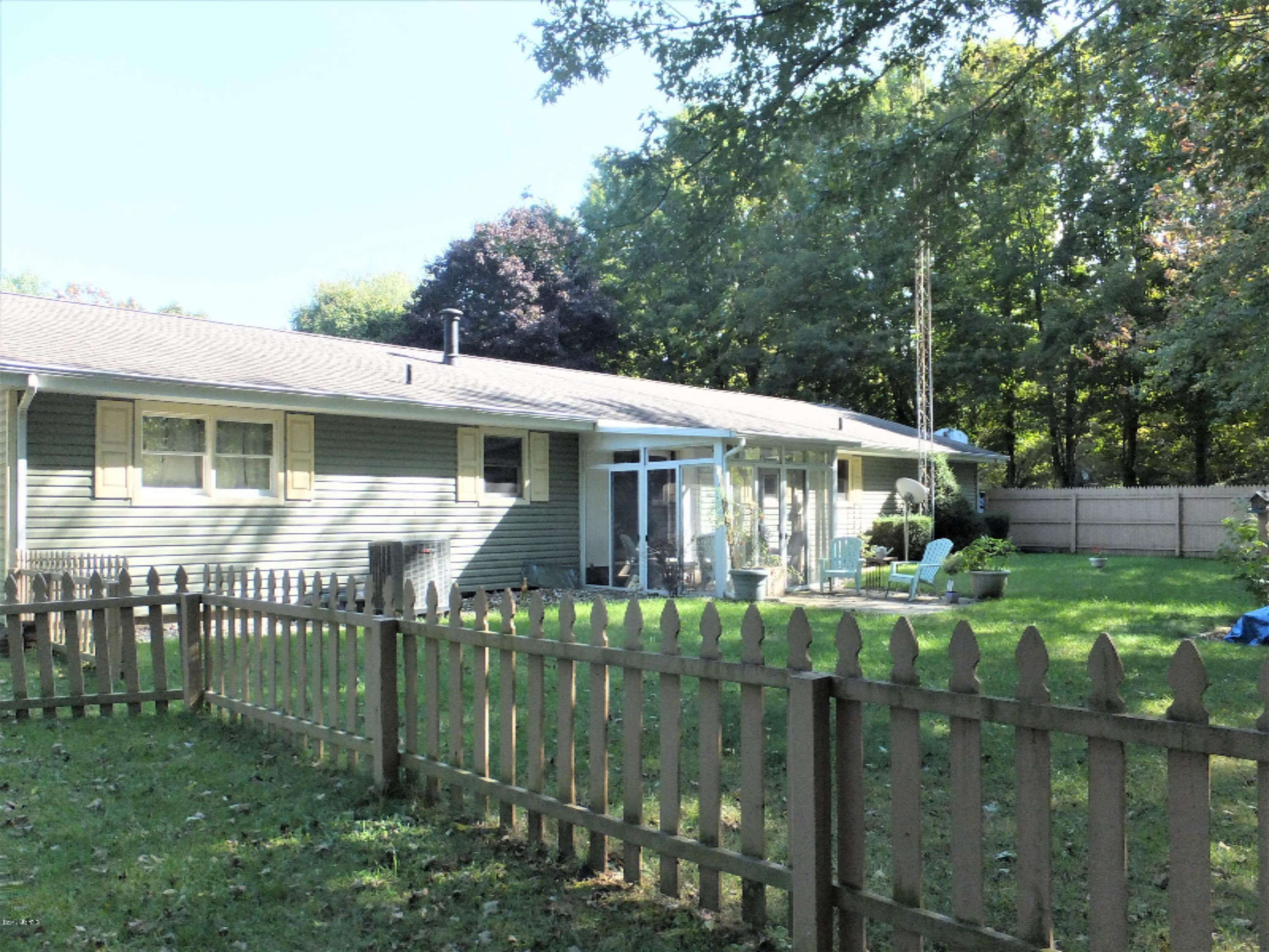3386 Riverside Road Benton Harbor, MI 49022 - Photo 37 of 45 Back of House