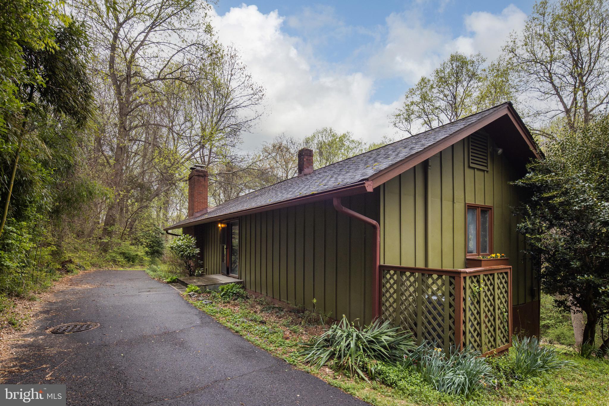 1417 Crowell Road Vienna, VA 22182 - Photo 4 of 44 Gallery Image 4