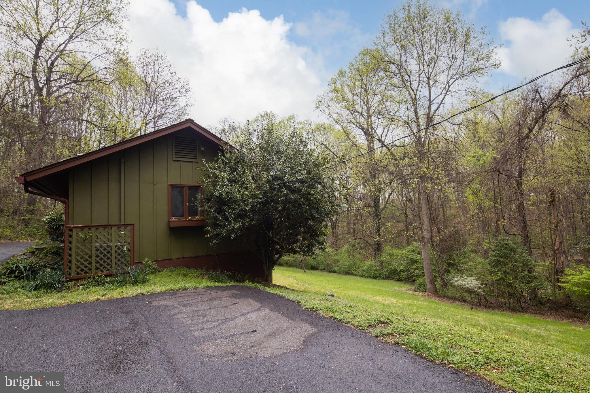 1417 Crowell Road Vienna, VA 22182 - Photo 6 of 44 Gallery Image 6