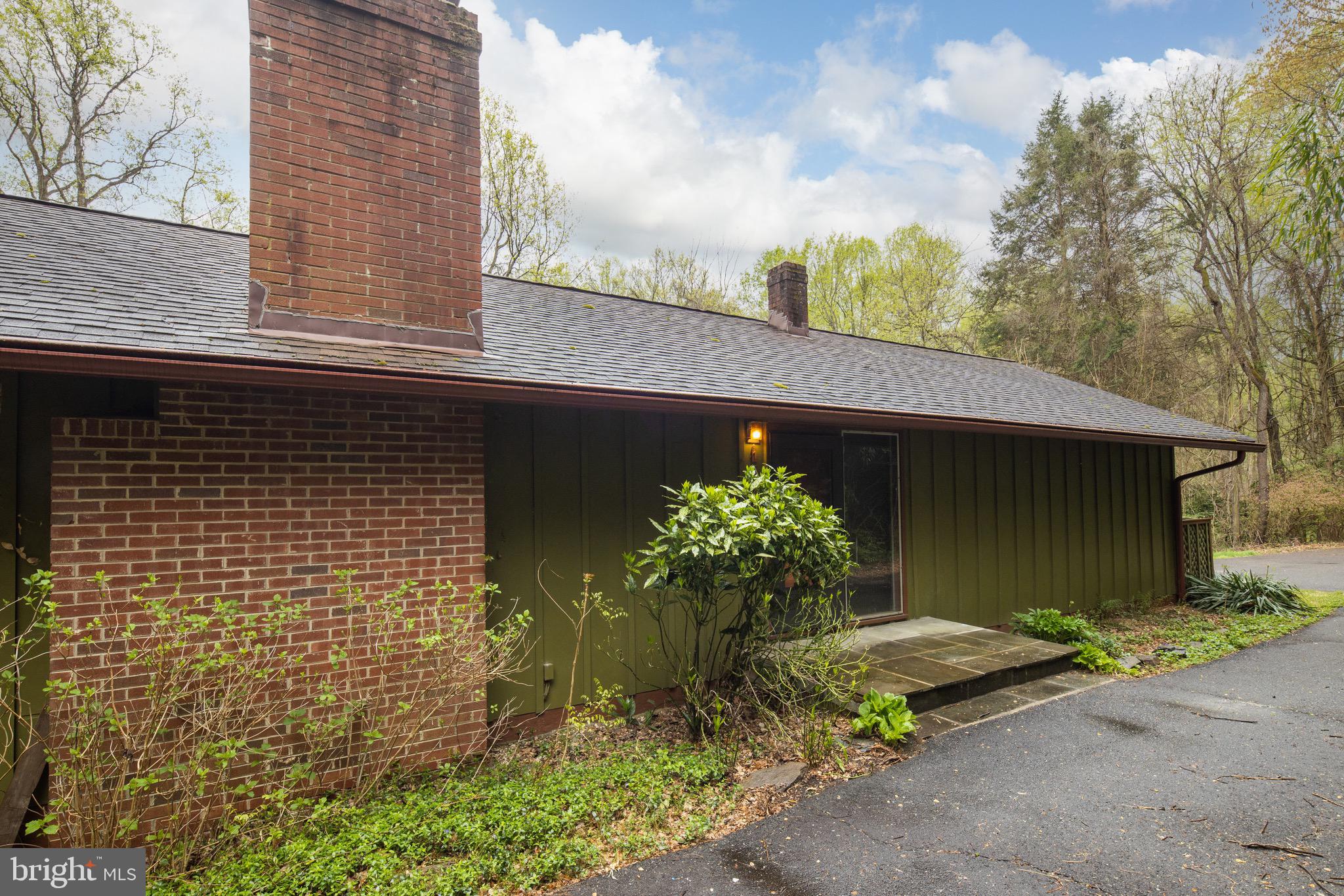 1417 Crowell Road Vienna, VA 22182 - Photo 7 of 44 Gallery Image 7