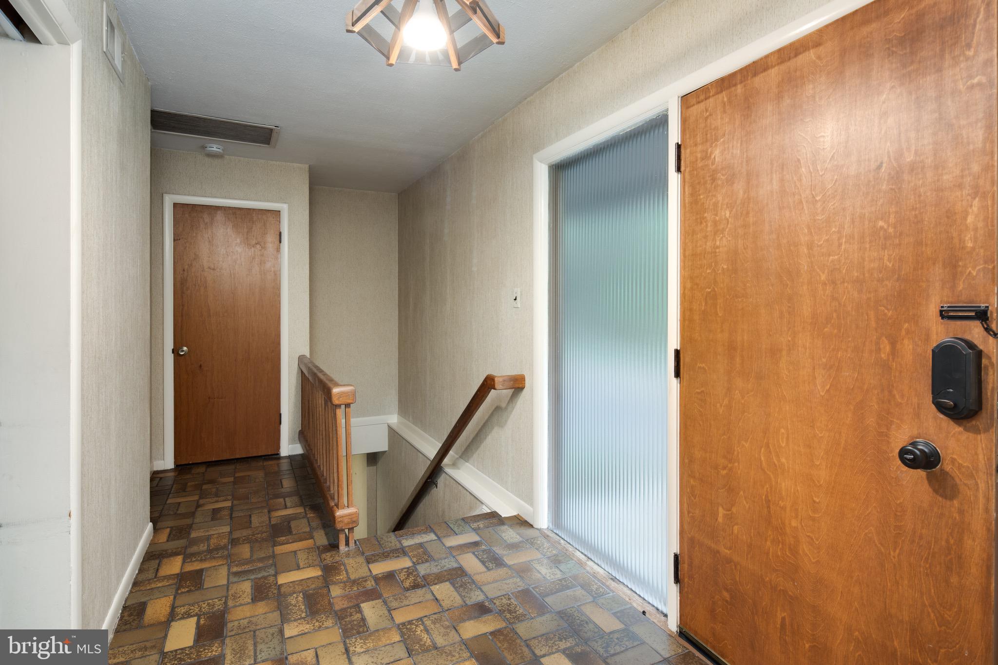 1417 Crowell Road Vienna, VA 22182 - Photo 8 of 44 Gallery Image 8