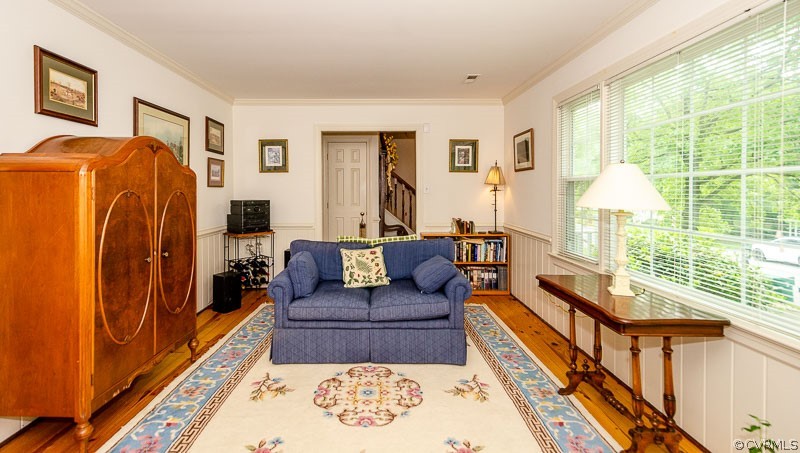 9724 Kendrick Road North Chesterfield, VA 23236 - Photo 12 of 38 a living room with furniture and a gate