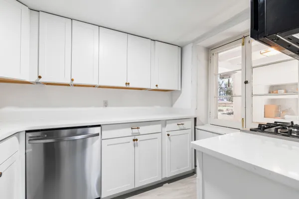 $3,000 | 128 Wentworth Street, Unit 6, Charleston, SC 29401