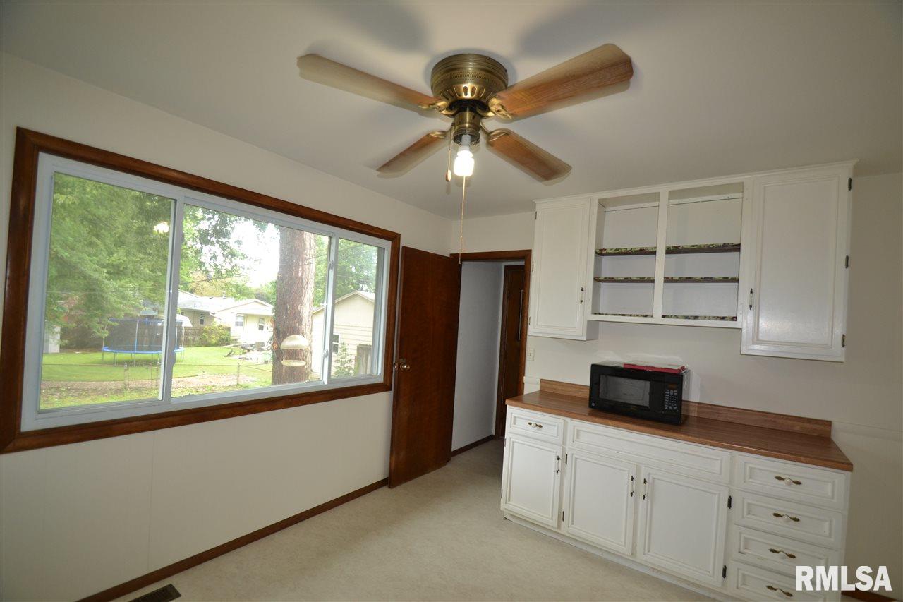 601 Briargate Road Washington, IL 61571 - Photo 8 of 32 Gallery Image 8