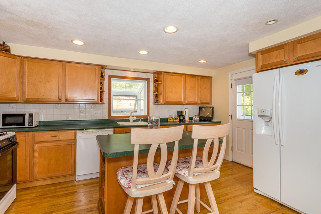 10 Colonial Lane Canton, MA 02021 - Photo 7 of 18 Gallery Image 7