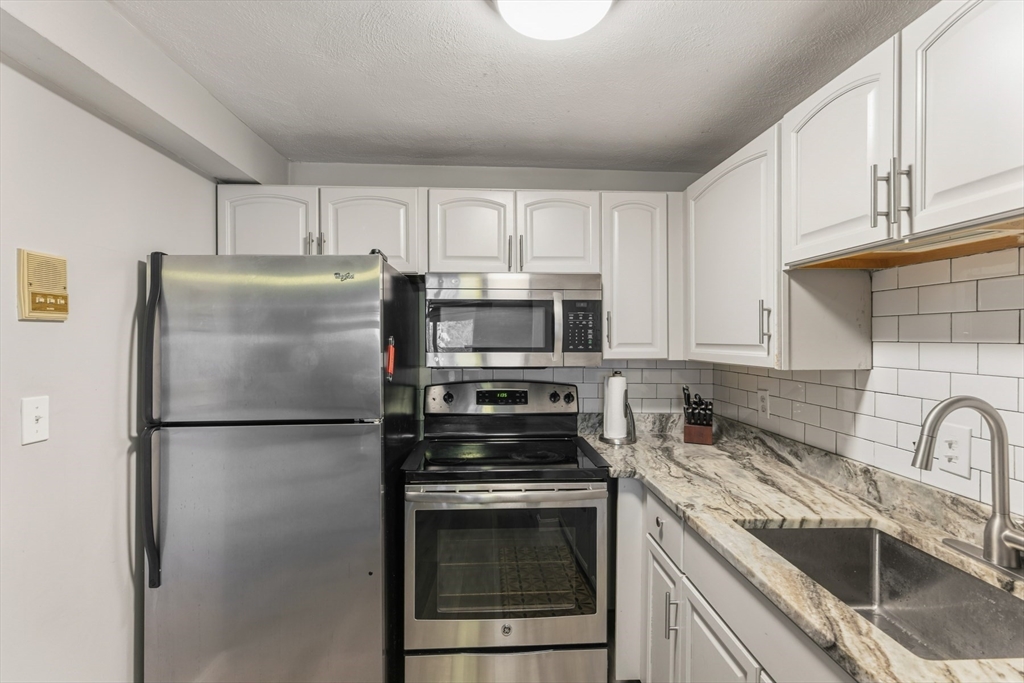 12 Summit Avenue, Unit 6 Beverly, MA 01915 - Photo 5 of 27