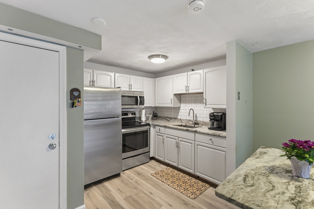 12 Summit Avenue, Unit 6 Beverly, MA 01915 - Photo 6 of 27