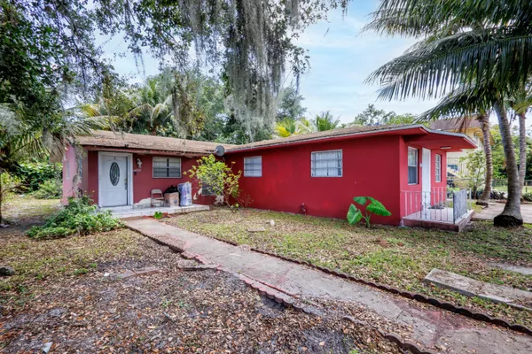 $550,000 | 426 Northeast 166th Street, Unit 2, North Miami Beach, FL 33162